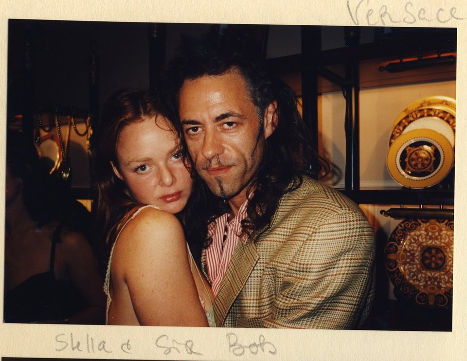 Οι σταρ όπως δεν τους έχουμε ξαναδεί -Ανέκδοτες φωτογραφίες από πάρτι, αγκαλιές και χαλαρές ή ξέφρενες πόζες [εικόνες] | iefimerida.gr 18