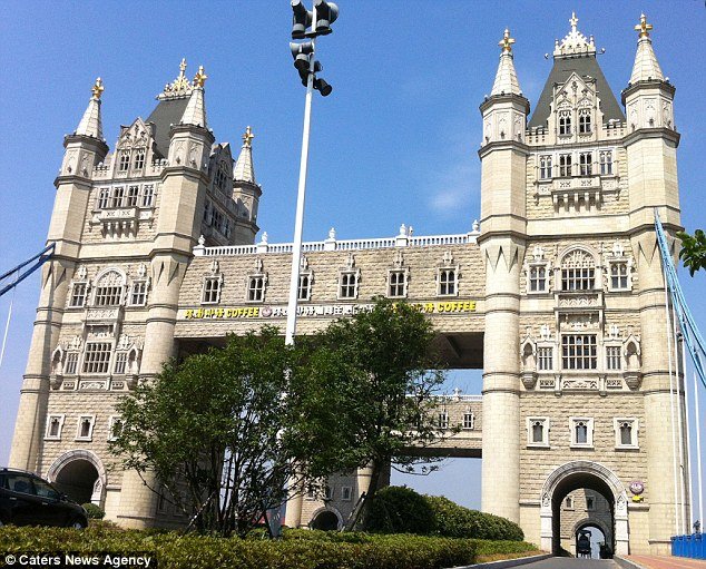 Oι Κινέζοι «έκλεψαν» τη Γέφυρα του Λονδίνου [εικόνες] | iefimerida.gr 4