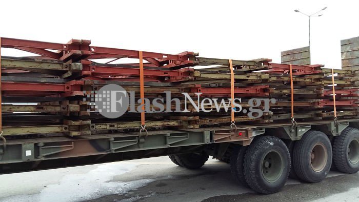 Εφτασαν στα Χανιά οι πρώτες γέφυρες του στρατού -Θα τοποθετηθούν στον Πλατανιά [εικόνες] | iefimerida.gr 0