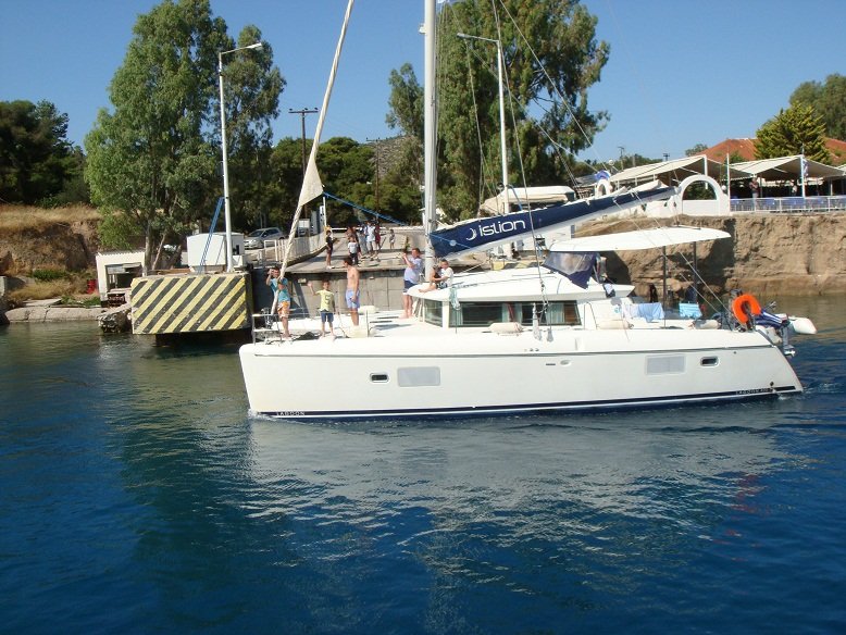 Βυθιζόμενη γέφυρα στην Κόρινθο μαγεύει τους επισκέπτες - Χάνεται για να περάσουν πλοία - Αναδύεται για τα ΙΧ [βίντεο & εικόνες] | iefimerida.gr 1