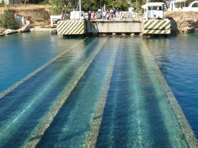 Βυθιζόμενη γέφυρα στην Κόρινθο μαγεύει τους επισκέπτες - Χάνεται για να περάσουν πλοία - Αναδύεται για τα ΙΧ [βίντεο & εικόνες] | iefimerida.gr 2
