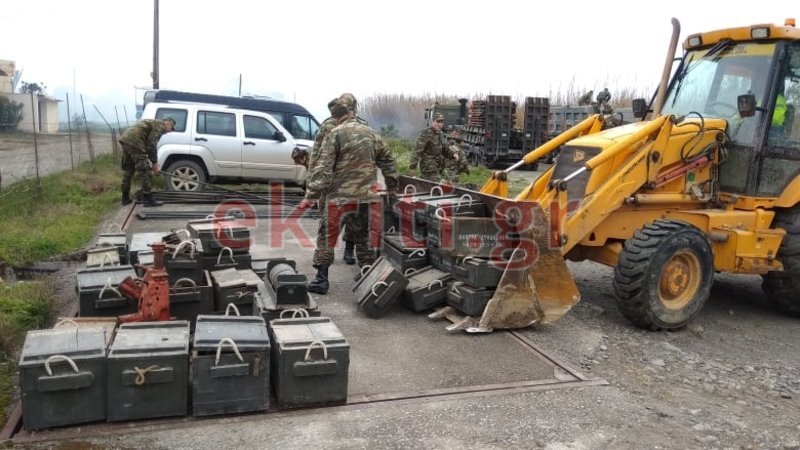 Στόχος είναι να αποκατασταθεί η κυκλοφορία μετά την κατάρρευση μεγάλου τμήματος του δρόμου στο συγκεκριμένο σημείο