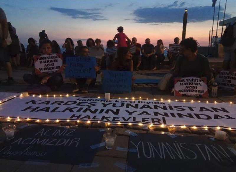 Ο πόνος σας είναι και πόνος μας έγραφαν τα πανό των διαδηλωτών