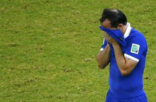 Τα δάκρυα του Φάνη Γκέκα -Εκλαιγε σαν μικρό παιδί μετά το χαμένο πέναλτι [εικόνες & βίντεο] | iefimerida.gr 0