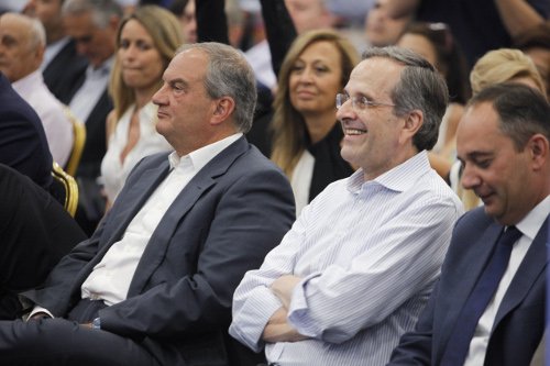 Τα παρασκήνια της Π.Ε. της ΝΔ -Τα «πηγαδάκια» και το τετ α τετ Μητσοτάκη με Καραμανλή και Σαμαρά [εικόνες] | iefimerida.gr 8