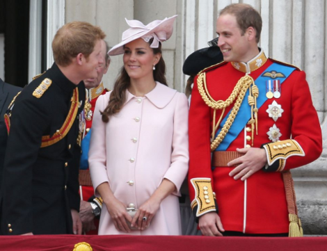 Η βασίλισσα Ελισάβετ γιόρτασε με λαμπρότητα τα γενέθλιά της και πήγε αμέσως μετά στο νοσοκομείο [εικόνες] | iefimerida.gr 3