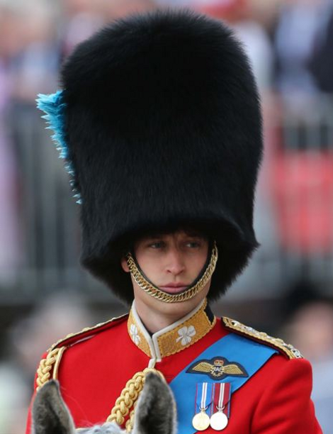 Η βασίλισσα Ελισάβετ γιόρτασε με λαμπρότητα τα γενέθλιά της και πήγε αμέσως μετά στο νοσοκομείο [εικόνες] | iefimerida.gr 4