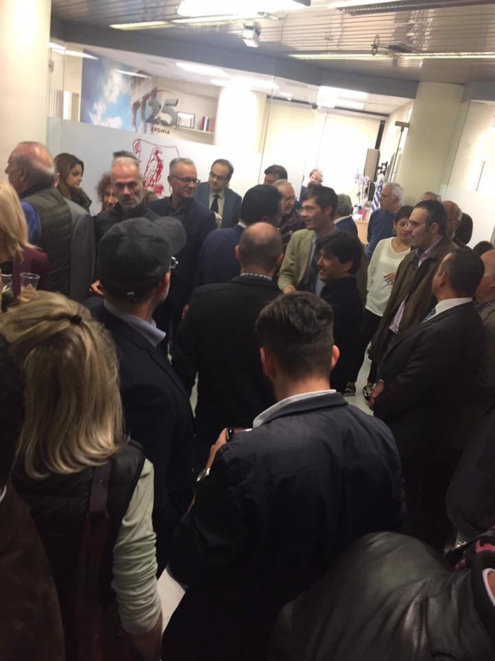 Πλήθος κόσμου έσπευσε να του ευχηθεί