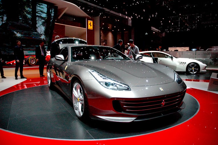 Ανοιξε τις πόρτες του στο κοινό το Σαλόνι Αυτοκινήτου της Γενεύης [εικόνες] | iefimerida.gr 9