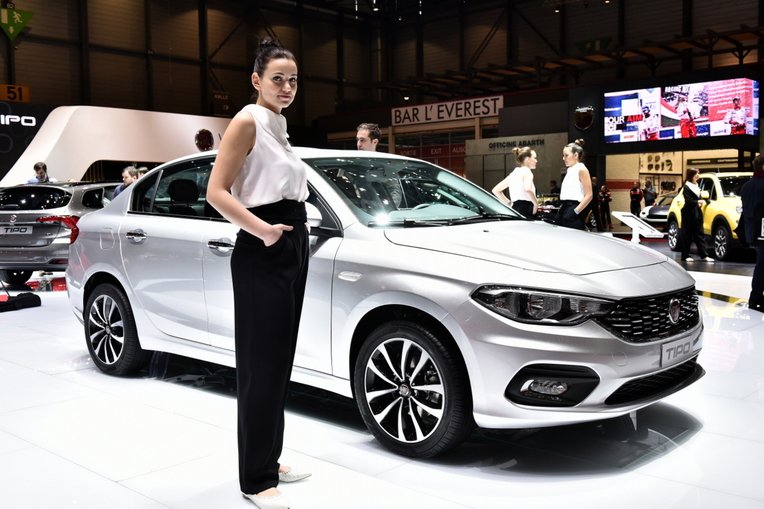 Ανοιξε τις πόρτες του στο κοινό το Σαλόνι Αυτοκινήτου της Γενεύης [εικόνες] | iefimerida.gr 4