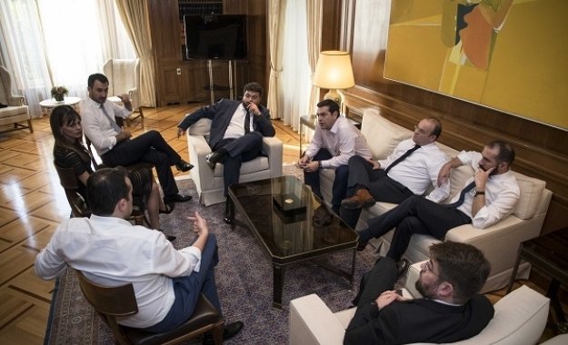 O Τσίπρας συναντήθηκε με τους υπουργούς της γενιάς του, μετά την ορκωμοσία -Τι είπε | iefimerida.gr 1