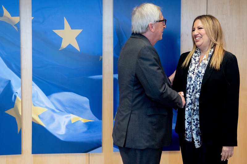 Η Γεννηματά ζήτησε από τον Γιούνκερ να συμβάλει αποφασιστικά για την ελάφρυνση του χρέους [εικόνες] | iefimerida.gr 0