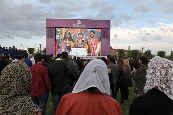 Αγιοποιήθηκαν τα 1,5 εκατ. θύματα της Γενοκτονίας των Αρμενίων - Ηχησαν οι καμπάνες στις αρμένικες εκκλησίες [εικόνες] | iefimerida.gr 1