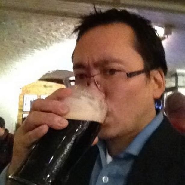 Δημοσιογράφος- ήρωας τραυματίστηκε στον λαιμό προστατεύοντας πορτιέρη από τους τρομοκράτες [εικόνες & βίντεο]  | iefimerida.gr 3