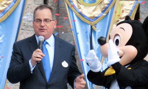 To αφεντικό της Walt Disney είναι Έλληνας και ακτιβιστής ομοφυλόφιλος [βίντεο] | iefimerida.gr 1