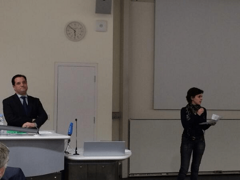 Χαμός στην ομιλία Γεωργιάδη στο Λονδίνο: Αντιπαράθεση με φοιτητές σε αγγλικά και ελληνικά -Δεν διακόπηκε η εκδήλωση [εικόνες&βίντεο] | iefimerida.gr 2