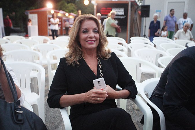 Υπάρχει υφυπουργός Γκερέκου; Εθεάθη στο Φεστιβάλ Βιβλίου [εικόνες] | iefimerida.gr 0