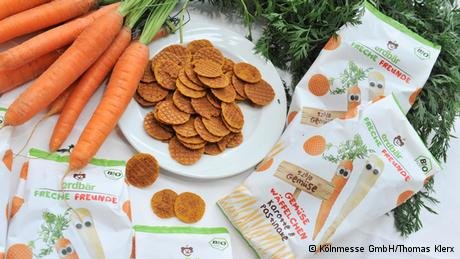 Πίτσα σε ξυλάκι και κρέμα με γεύση Cola-Οι νέες τάσεις του φαγητού στο φεστιβάλ γεύσης Anuga στη Γερμανία [εικόνες] | iefimerida.gr 1