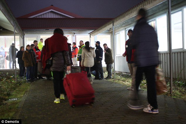 Γερμανία: 700 πρόσφυγες θα φιλοξενηθούν σε χωριό 100 κατοίκων -Η άφιξη στη νέα πατρίδα τους [εικόνες] | iefimerida.gr 1