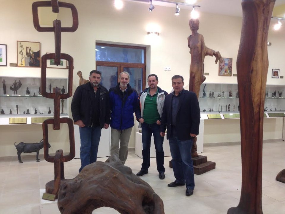 Γερμανός ιστορικός έκανε το Τσεχία-Δίστομο με τα πόδια: Τώρα είναι στην Κρήτη [εικόνες] | iefimerida.gr 1