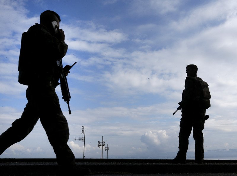 Γερμανία: Συνελήφθη υπολοχαγός με την υποψία ότι ετοίμαζε τρομοκρατικό χτύπημα | iefimerida.gr 0
