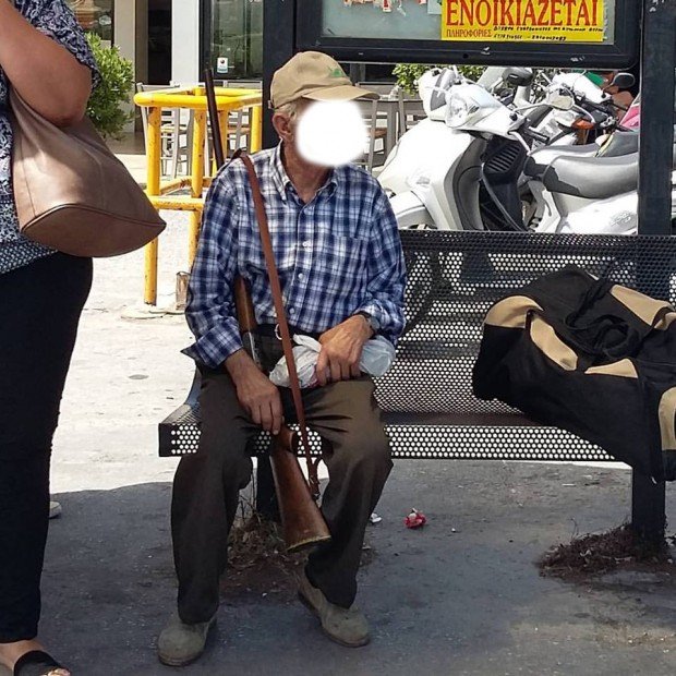 Κρήτη: Πήγε να πάρει τη σύνταξή του με... καραμπίνα | iefimerida.gr 0