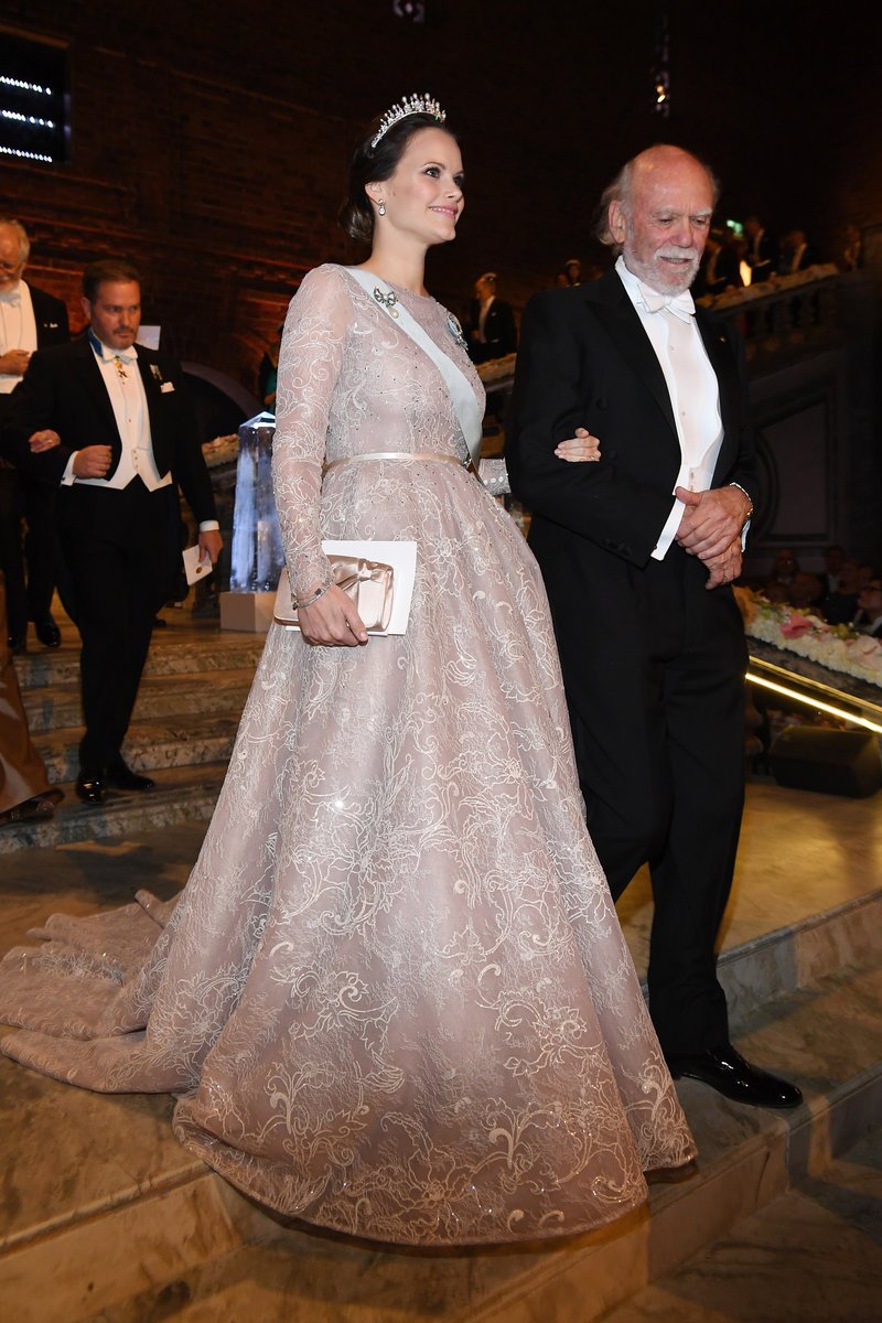 Η λαμπερή απονομή των Νόμπελ -Βασίλισσες, πριγκίπισσες και γκλαμ παρουσίες [εικόνες] | iefimerida.gr 6