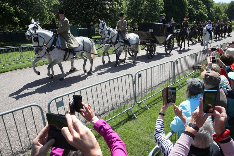 Χαμογελαστή Μέγκαν Μαρκλ, αγέλαστος πρίγκιπας Χάρι στην πρόβα γάμου -Μαζί τους Γουίλιαμ, Κέιτ [εικόνες] | iefimerida.gr 11