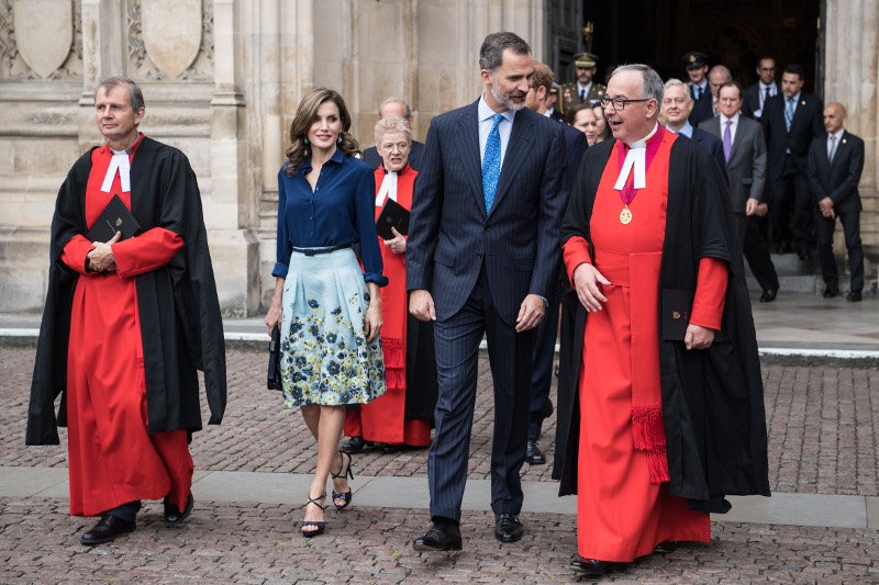 Ηττήθηκε από τη Λετίθια η Κέιτ Μίντλετον -Μουτρωμένη και κακοντυμένη η δούκισσα, αεράτη και στιλάτη η βασίλισσα [εικόνες]  | iefimerida.gr 9