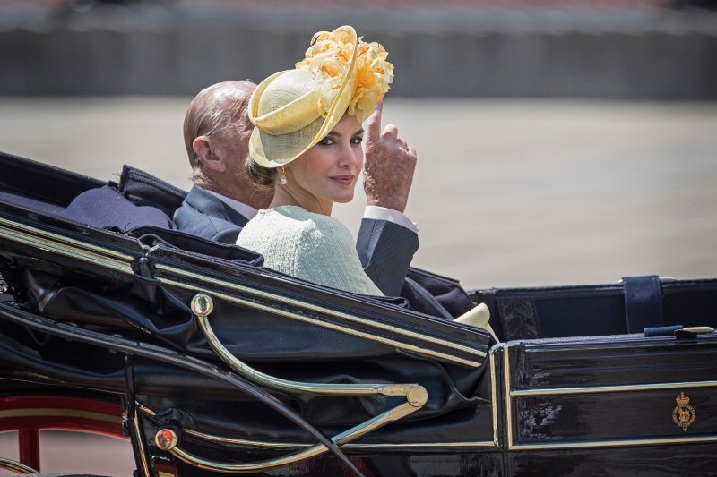 Ηττήθηκε από τη Λετίθια η Κέιτ Μίντλετον -Μουτρωμένη και κακοντυμένη η δούκισσα, αεράτη και στιλάτη η βασίλισσα [εικόνες]  | iefimerida.gr 2