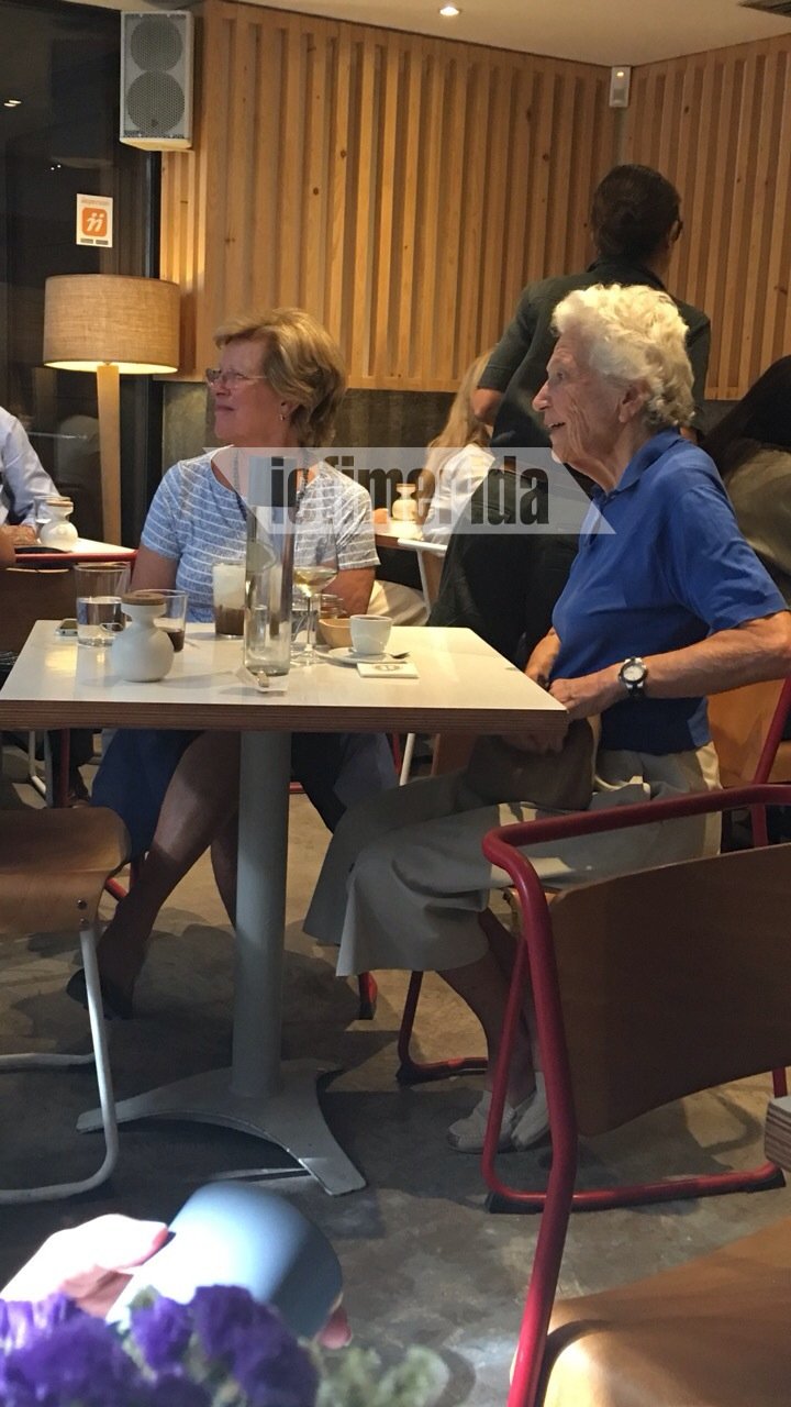 Το γεύμα σε εστιατόριο του Κολωνακίου της συζύγου του τέως, Αννας-Μαρίας [εικόνα] | iefimerida.gr 0