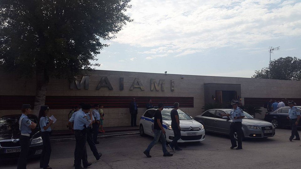 Το γεύμα Τσίπρα σε Μπουτάρη-Τζιτζικώστα σε παραθαλάσσια ψαροταβέρνα [εικόνες & βίντεο] | iefimerida.gr 2