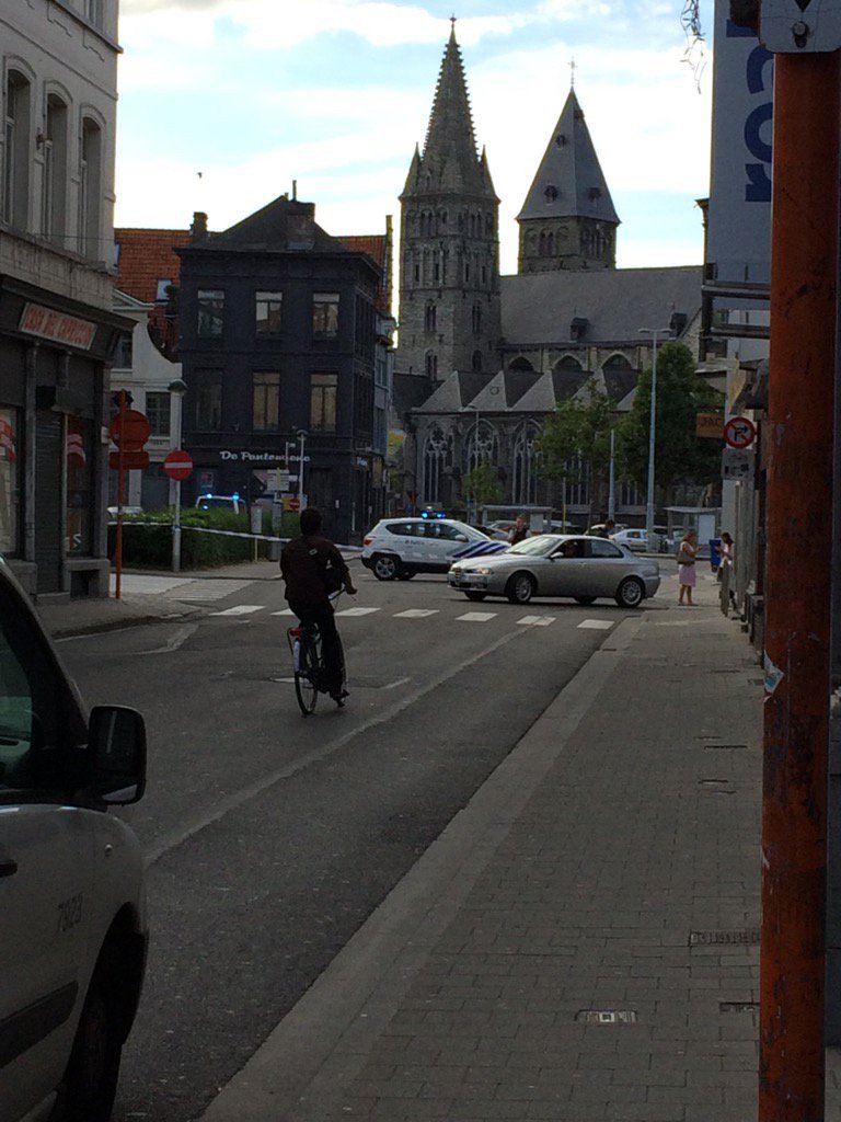 Συναγερμός στο Βέλγιο: Υποπτο πακέτο σε πλατεία της Γάνδης [εικόνες] | iefimerida.gr 0