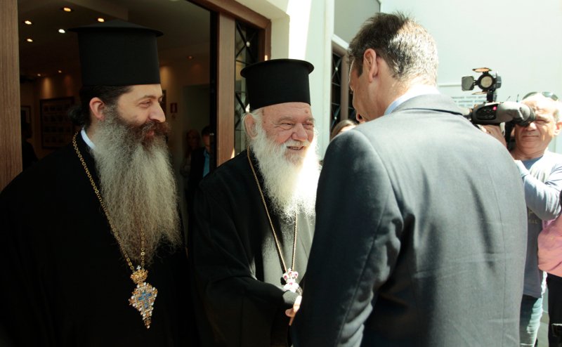 Ο Μητσοτάκης στην «Αποστολή» με τον Ιερώνυμο: Η ΝΔ δεν θα συναινέσει στον διαχωρισμό πολιτείας - Εκκλησίας | iefimerida.gr 1