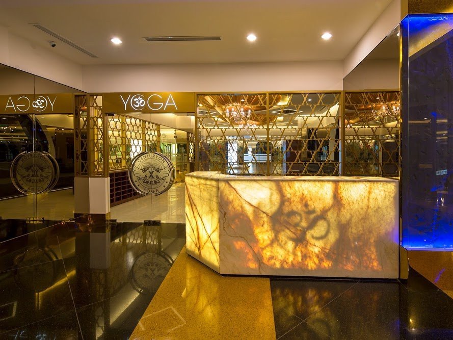 Ασιατικό γυμναστήριο: 24.000 δολάρια για χρυσά σαλόνια, κρύσταλλα και βελούδο [εικόνες]  | iefimerida.gr 1