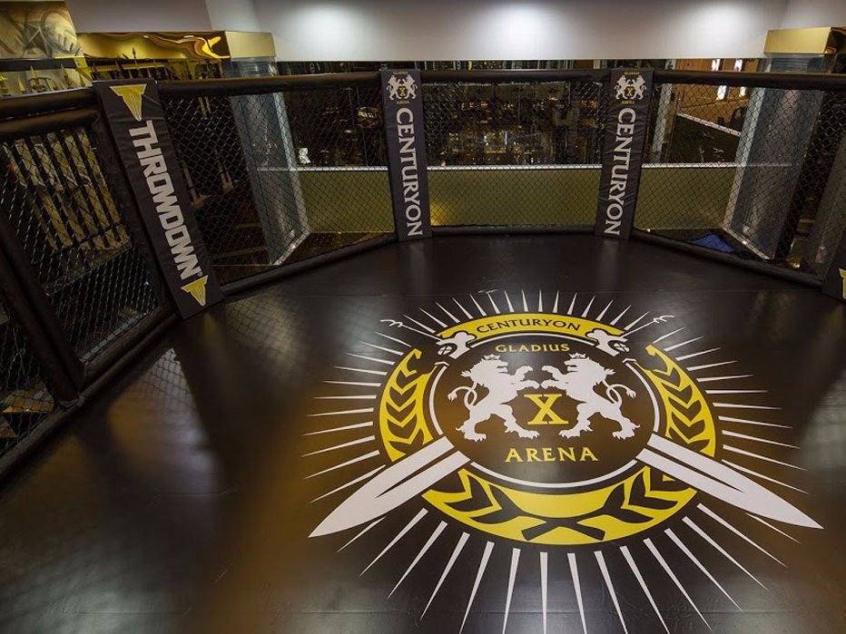 Ασιατικό γυμναστήριο: 24.000 δολάρια για χρυσά σαλόνια, κρύσταλλα και βελούδο [εικόνες]  | iefimerida.gr 8