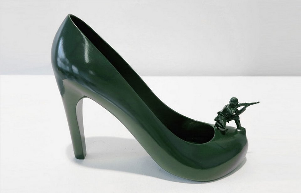 Καλλιτέχνης έκανε τις πρώην του... γόβες -Δώδεκα σχέδια εμπνευσμένα από τις γυναίκες του [εικόνες] | iefimerida.gr 9