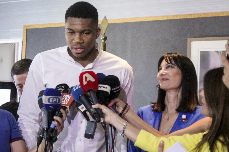 Ο Αντετοκούμπο πρεσβευτής του ελληνικού τουρισμού- «Είμαι υπερήφανος για την χώρα μου» [εικόνες & βίντεο] | iefimerida.gr 4