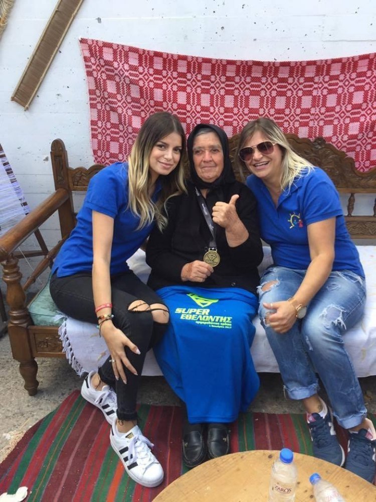 Και το χρυσό του ημιμαραθωνίου Κρήτης πάει στη... viral γιαγιά [βίντεο] | iefimerida.gr 1