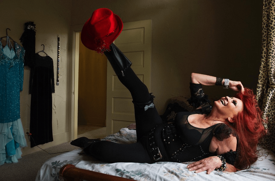 Τι γίνονται οι στριπτιζέζ όταν γεράσουν -70άρες χορεύτριες μπουρλέσκ με... νεανικό αέρα [εικόνες] | iefimerida.gr 9