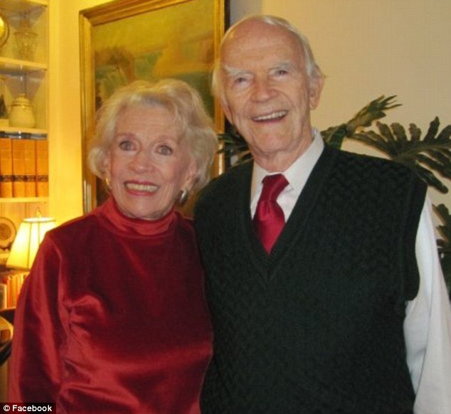 Σούπερ γιαγιά ετών 91: Σπάει δύο ρεκόρ σε μαραθώνιο και... συνεχίζει ακάθεκτη παρά τα προβλήματα υγείας [εικόνες] | iefimerida.gr 2