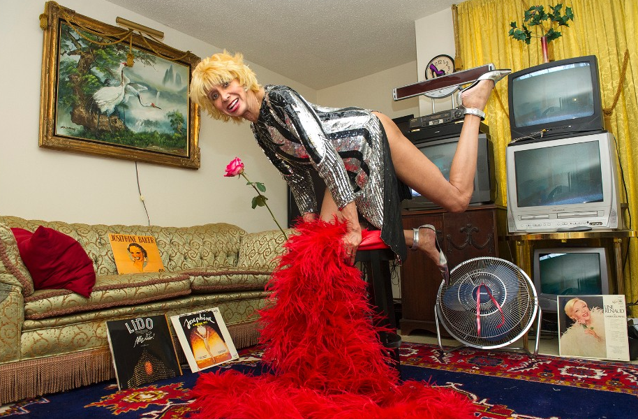 Τι γίνονται οι στριπτιζέζ όταν γεράσουν -70άρες χορεύτριες μπουρλέσκ με... νεανικό αέρα [εικόνες] | iefimerida.gr 6