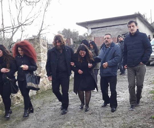 Ράγισαν καρδιές στο Σελί Ρεθύμνου -Θρήνος στο μνημόσυνο του Βαγγέλη Γιακουμάκη [εικόνες & βίντεο] | iefimerida.gr 1