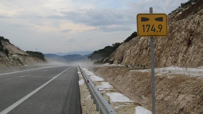 Ασύλληπτες εικόνες στα Γιάννενα από τη σφοδρή χαλαζόπτωση -Βγήκαν τα εκχιονιστικά [εικόνες] | iefimerida.gr 3