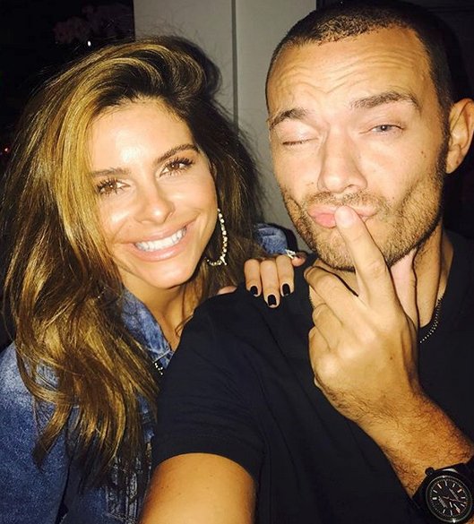 Ο Δημήτρης Γιαννέτος αγκαλιά με το πιο hot μοντέλο του πλανήτη, την Μπέλα Χαντίντ [εικόνα] | iefimerida.gr 2