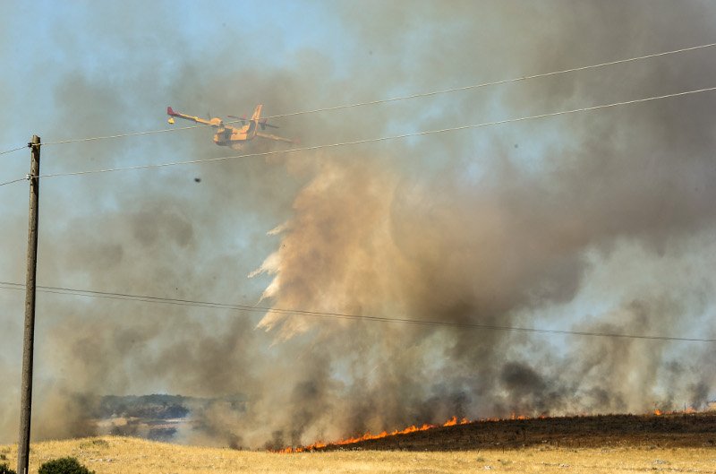 Γιάννενα: Ανεξέλεγκτη η πυρκαγιά κοντά στον οικισμό του Ασβεστοχωρίου- Πλησίασε σπίτια [εικόνες&βίντεο] | iefimerida.gr 2