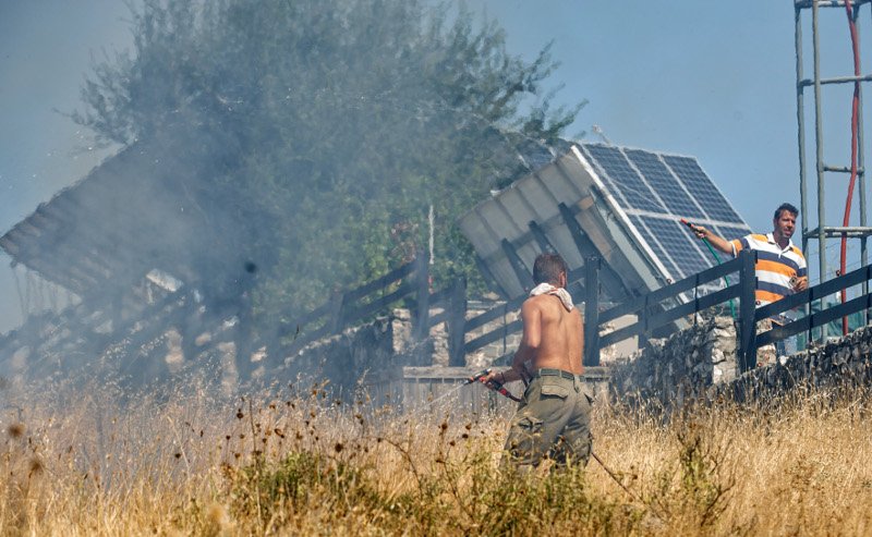 Γιάννενα: Ανεξέλεγκτη η πυρκαγιά κοντά στον οικισμό του Ασβεστοχωρίου- Πλησίασε σπίτια [εικόνες&βίντεο] | iefimerida.gr 5