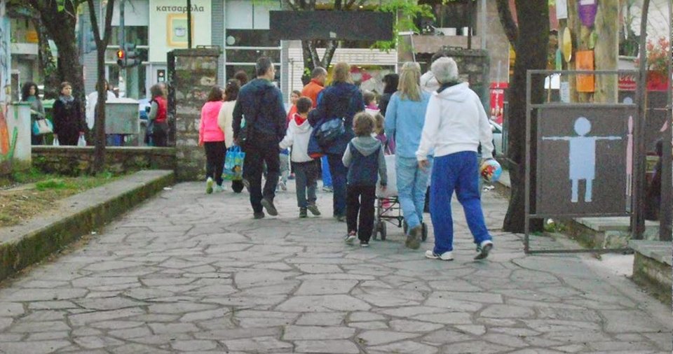 Τραγωδία στα Ιωάννινα: 5χρονος ακρωτηριάστηκε κάνοντας τσουλήθρα [εικόνες] | iefimerida.gr 1