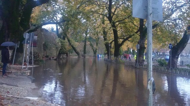 Πλημμύρισε ο δρόμος, φωτογραφία: epirusgate.blogspot.com