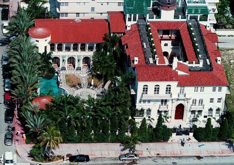 Αγνώριστη η Πενέλοπι Κρουζ -Εγινε ξανθιά για να παίξει την Ντονατέλα Βερζάτσε [εικόνες] | iefimerida.gr 3